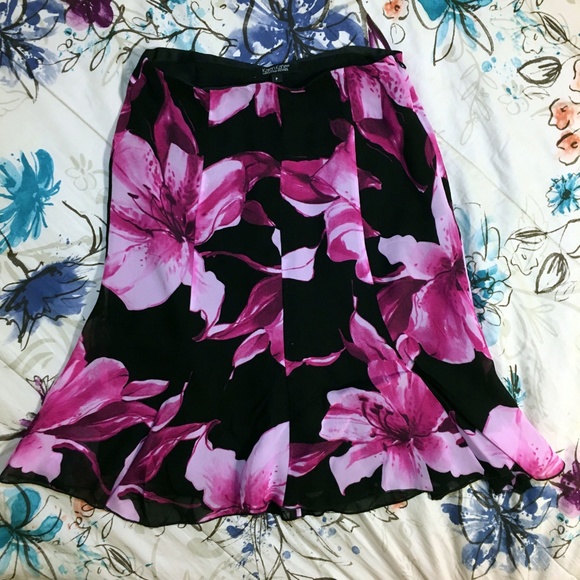 DONATING 2/4: Pink Floral Skirt — Pink KAREN KANE - Picture 4 of 4